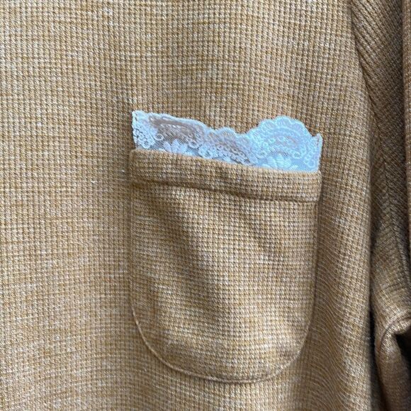 LOGO RIBBED KNIT TOP IN MUSTARD YELLOW - Picture 4 of 6